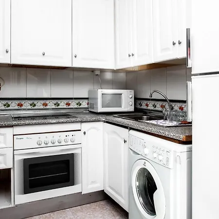 2 Bedroom Beautiful In Hébergement de vacances
