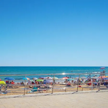 2 Bedroom Beautiful In Hébergement de vacances Torrevieja